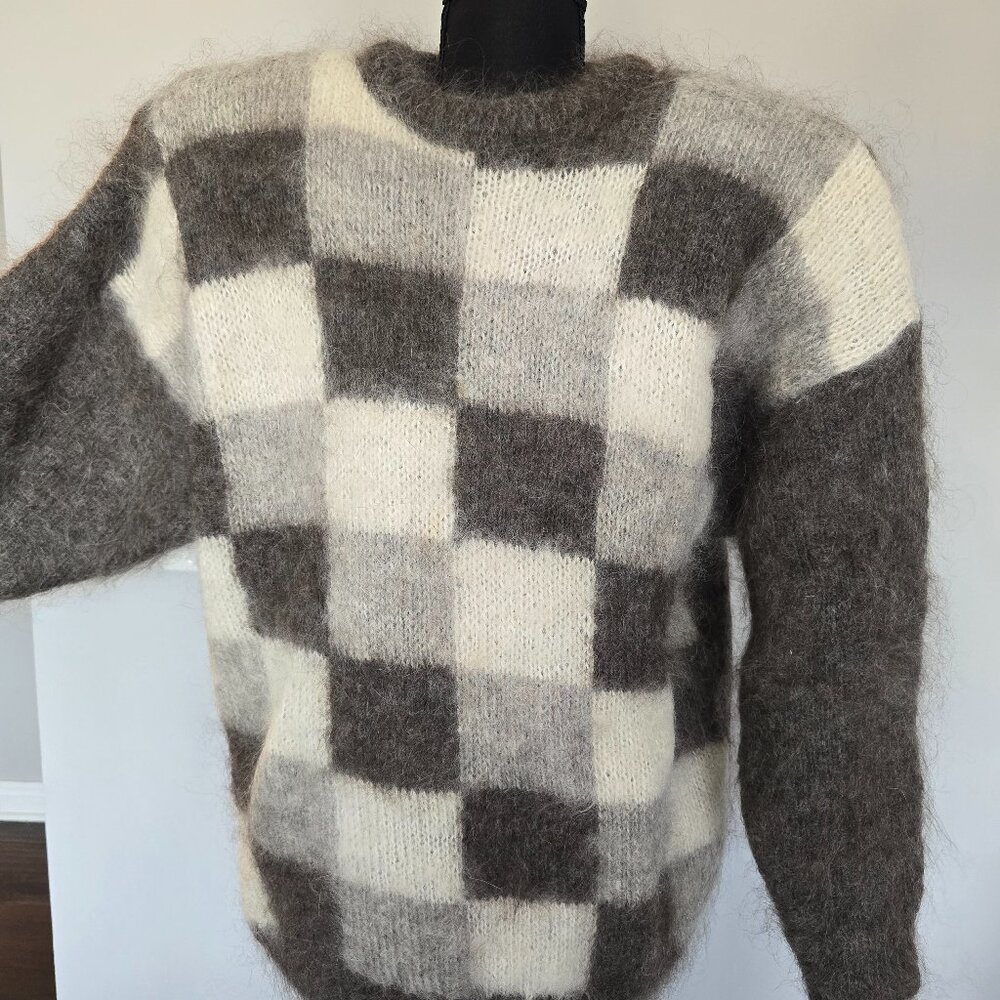 Handknit Unisex Wool Sweater (XL)